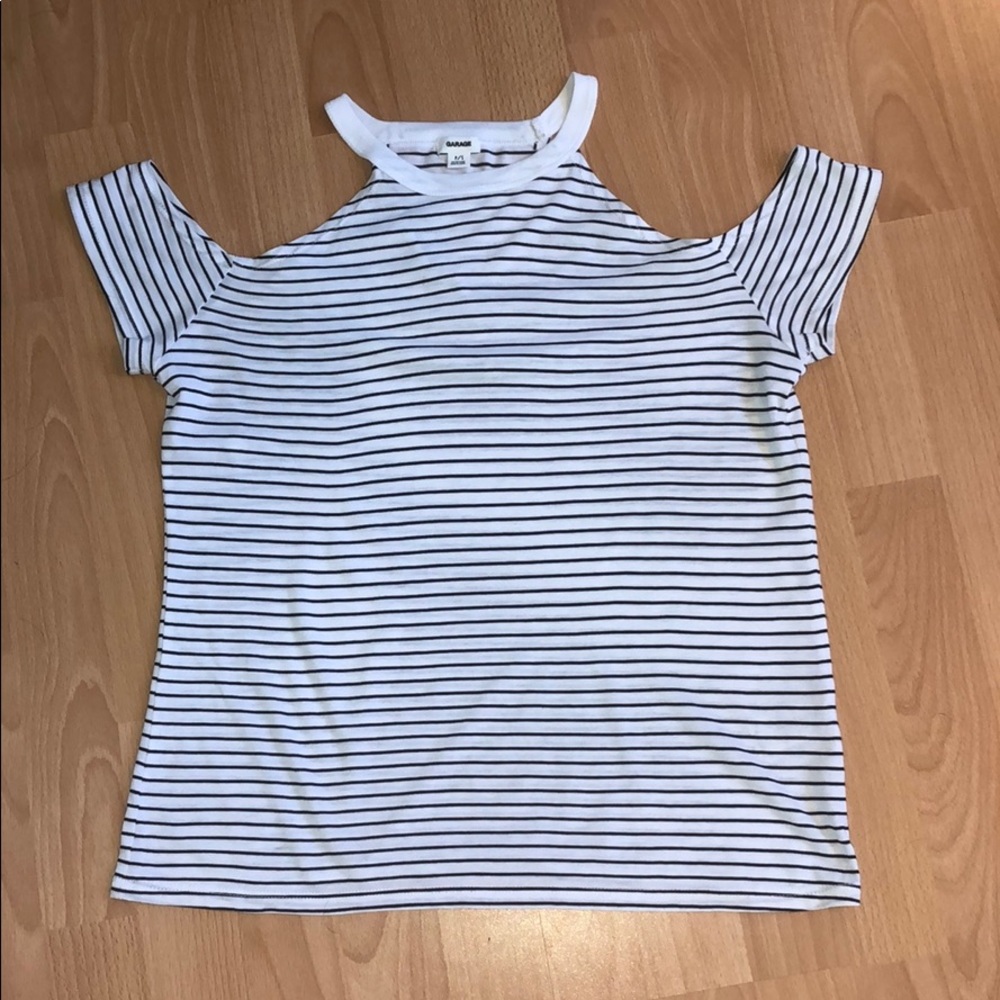 Striped Open-Shoulder Tee👌🏻